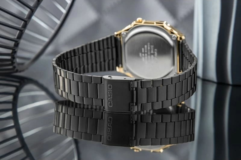 Orë dore për meshkuj CASIO, e zezë