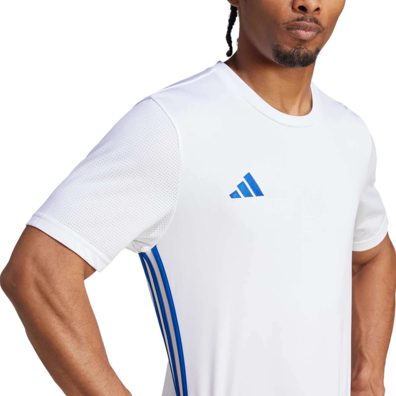 Maicë fanellë adidas për meshkuj, e bardhë-blu
