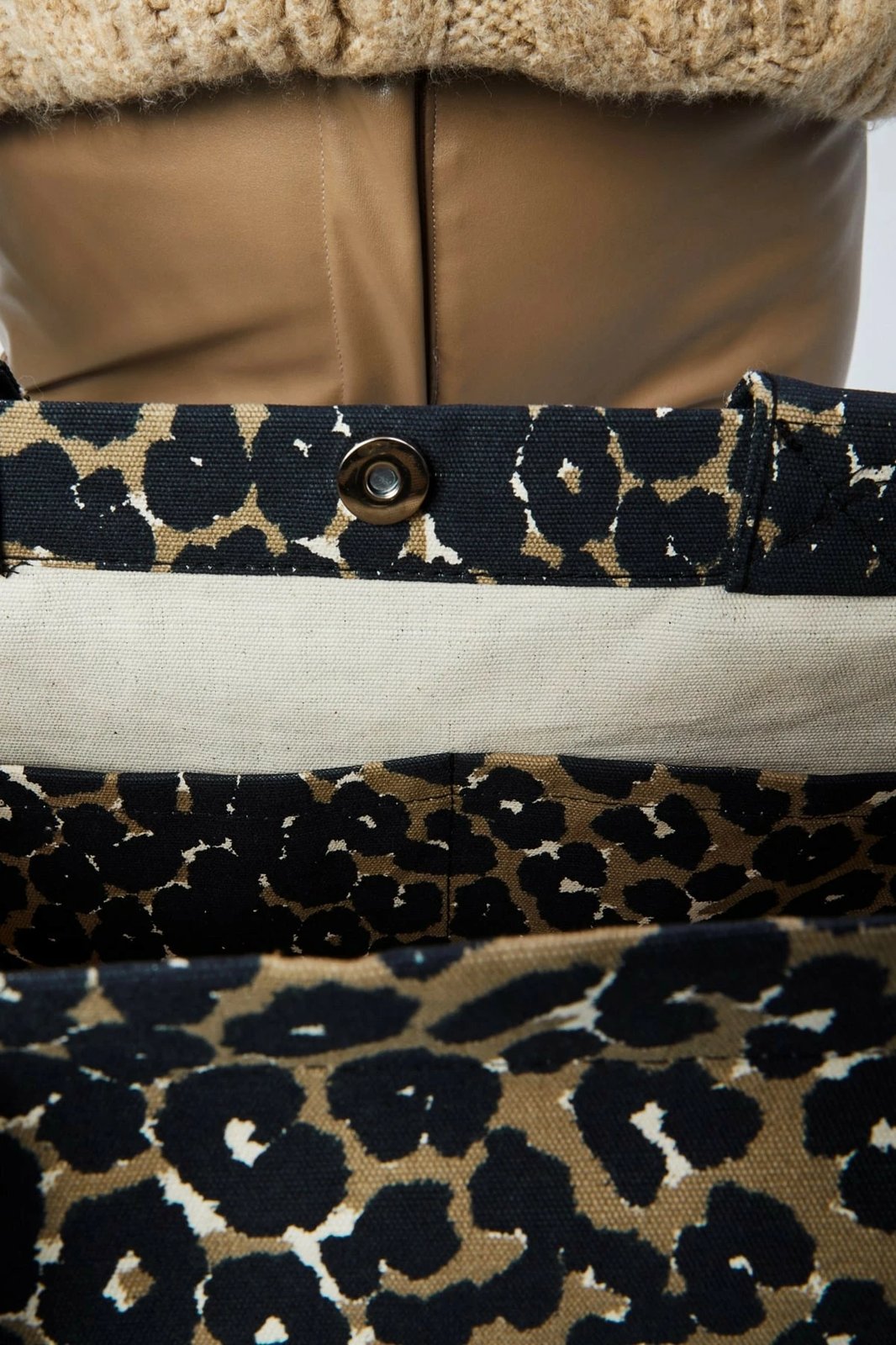 Çantë tote Zoozie Bags, 2267, krem me leopard