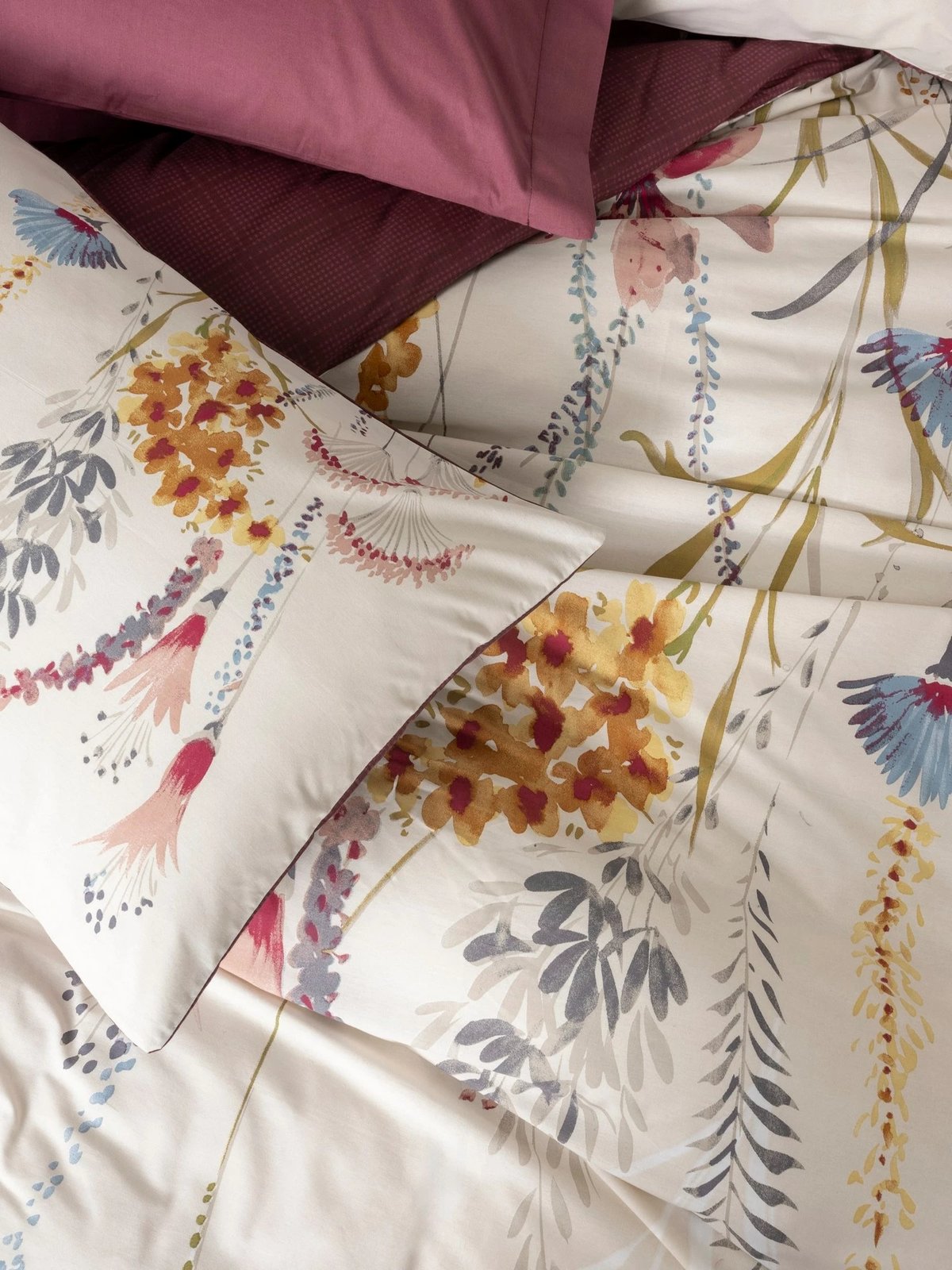 Set mbulesë për jorgan dopio, L'essentiel Flos, ngjyrë e kuqe klaret Set mbulesë për jorgan dopio, L'essentiel Flos, ngjyrë e kuqe klaret