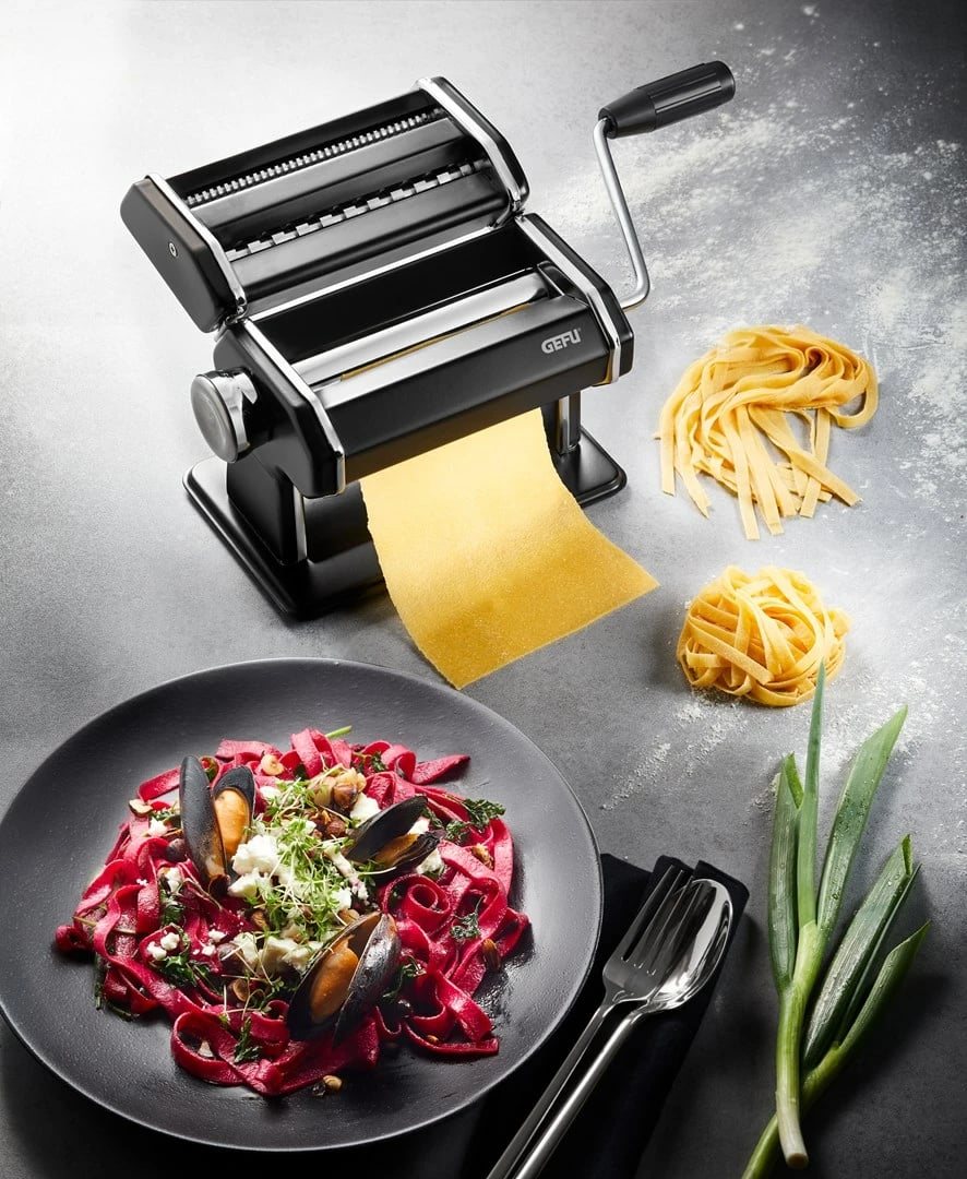 Makinë për pasta GEFU Pasta Perfetta G-89426, manuale, çelik inox, e zezë