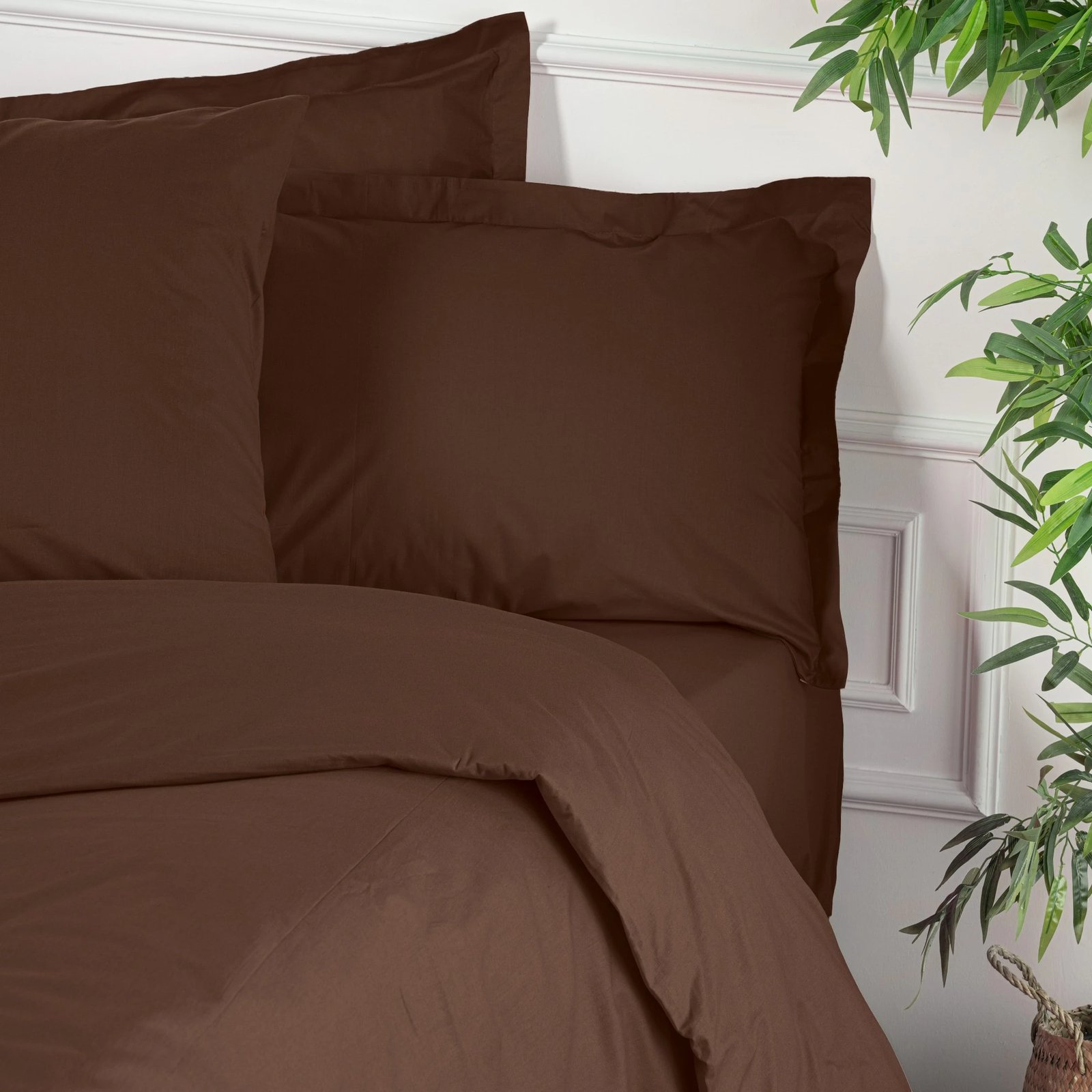 Mbulesë jorgan për dopio, ranforce, ngjyrë kafe e errët, L'essentiel, 200x200cm Mbulesë jorgan për dopio, ranforce, ngjyrë kafe e errët, L'essentiel, 200x200cm