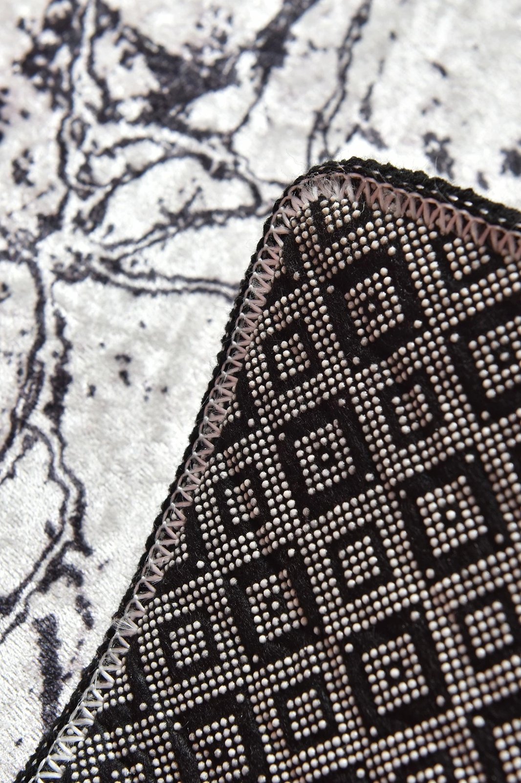 Set tapetash për banjo (2 copë), model Mijölnir, mermer, e bardhë