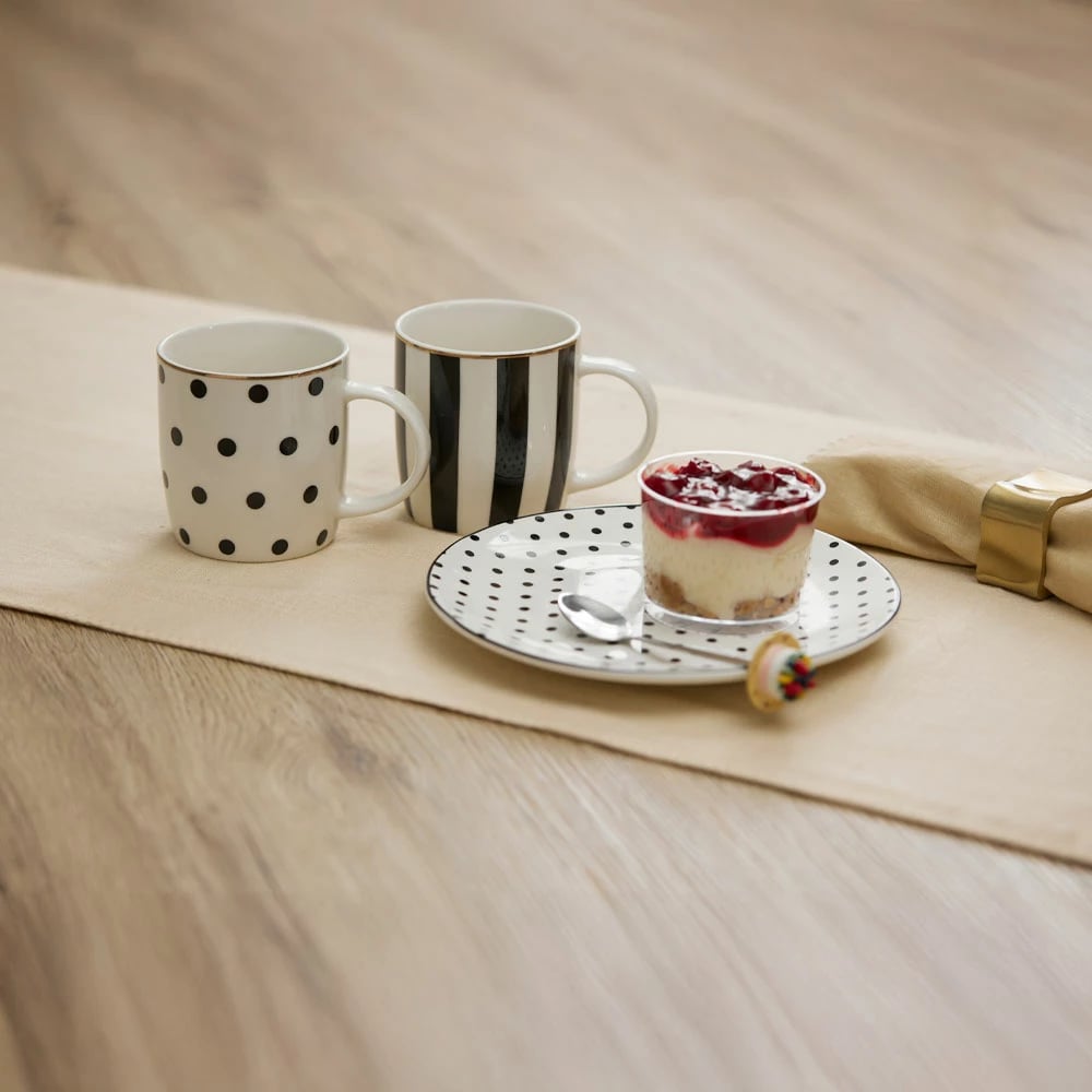 Filxhan Jolie Rombus, porcelan New Bone China, i bardhë me pika të zeza dhe detaje ari, 9x9x9cm