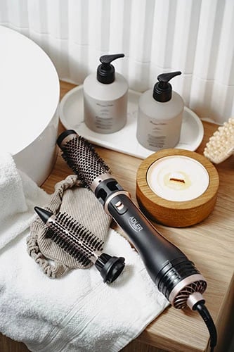 Stilues flokësh 2‑në‑1, Adler AD 2026, 1200W, 2 temperatura, goditje e ftohtë, 2 koka rrotulluese (21mm, 38mm), kabllo 1.8m, prizë C, e zezë/rozë e artë