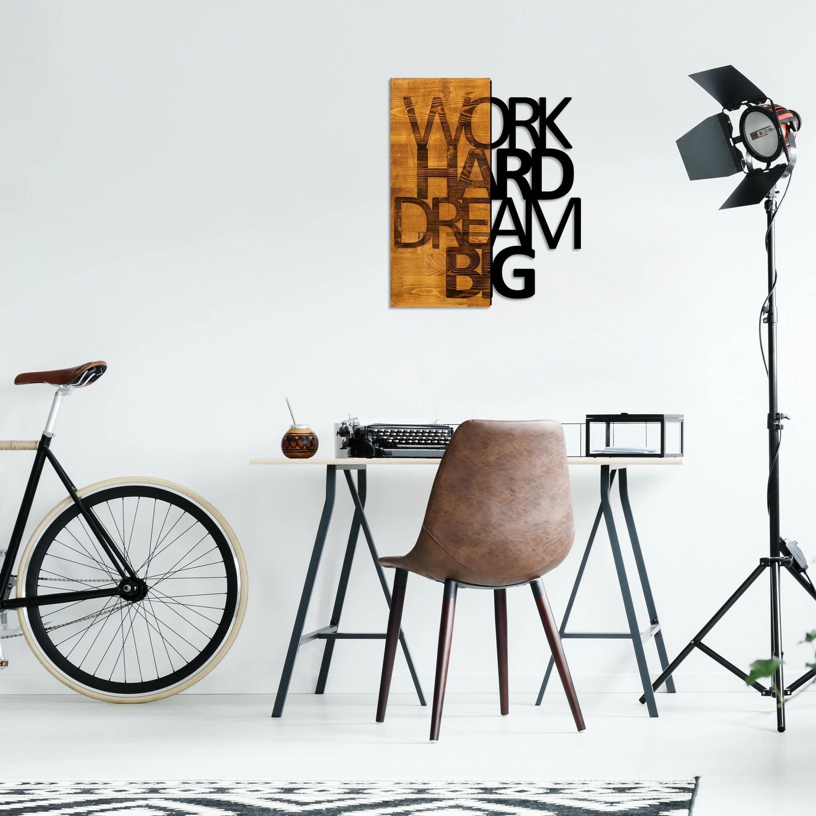 Aksesor dekorativ muri prej druri, Wallity, Work Hard Dream Big, ngjyrë arre dhe e zezë, 48x58cm