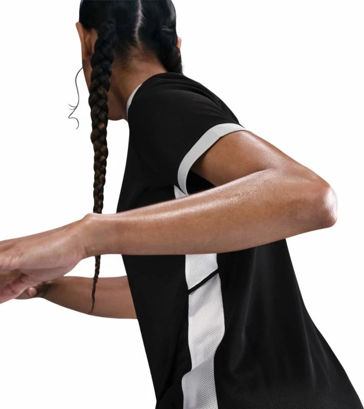 Maicë sportive Nike për femra, e zezë