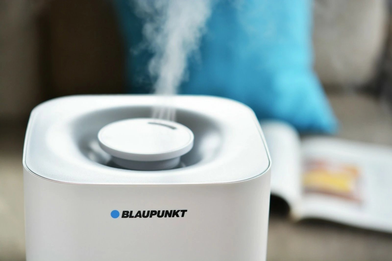 Lagështues ajri, Blaupunkt AHS701, 4 L, 350 ml/h, humidistat 40-80%, mjegull e ftohtë/ngrohtë, HEPA H13 dhe jonizim, aromaterapi, timer 10h, me telekomandë, e bardhë