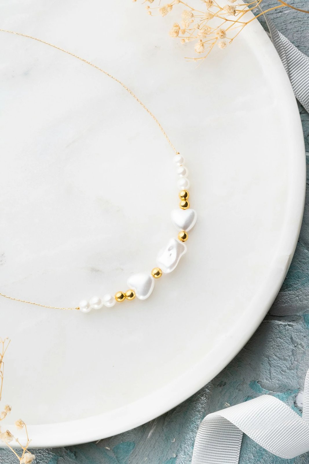 Varëse qafe Jumeon, B237701, ngjyrë ari dhe e bardhë