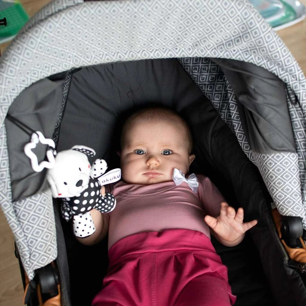 Lodër pelushi me zile, Akuku, ari i vogël, 13 cm, bardh e zi