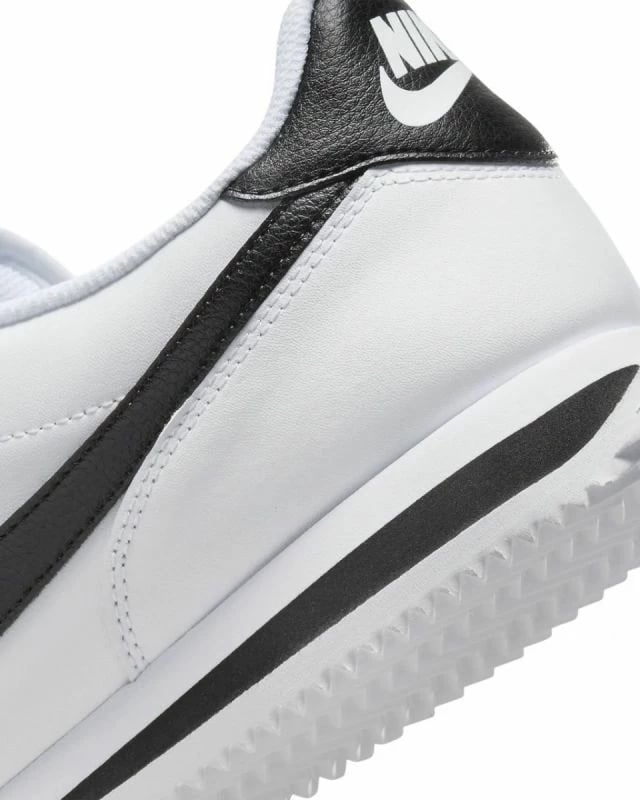 Atlete për meshkuj Nike, të bardha