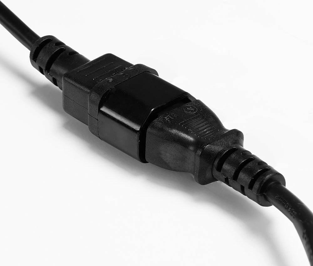 Kabllo rryme LINDY IEC C14 në IEC C13, 0.5m, e zezë