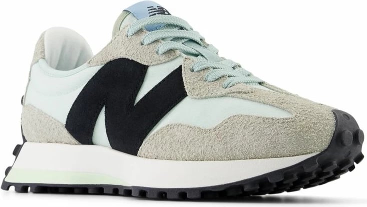 Atlete femra New Balance, të bardha dhe të gjelbra