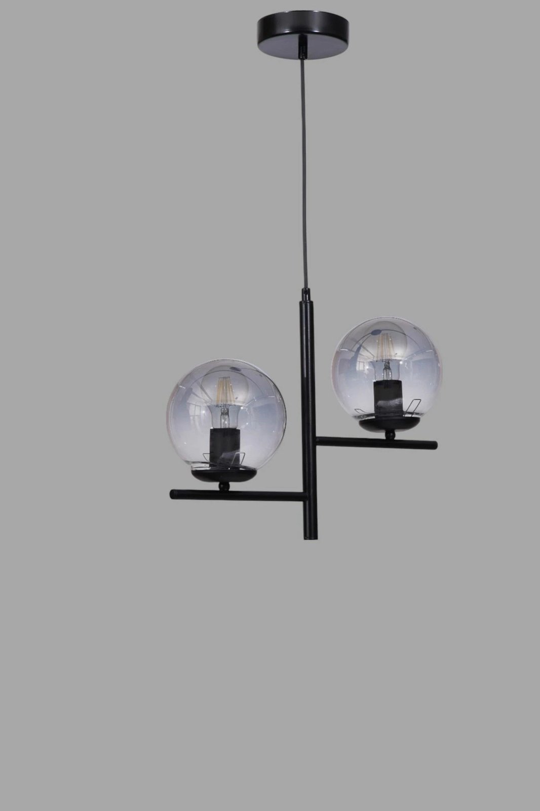 Llambë tavani Opviq, 9008-3, metal dhe xham, ngjyrë gri dhe e zezë Llambë tavani Opviq, 9008-3, metal dhe xham, ngjyrë gri dhe e zezë