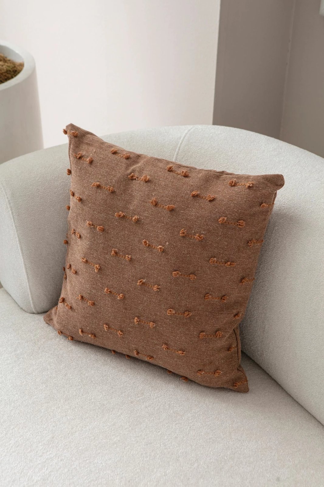 Jastëk mbulesë, ngjyrë kafe, Tuffet, 43x43cm, Evila Originals
