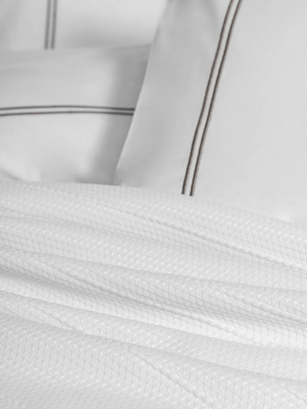 Set mbulesë për jorgan dopio me pike, e bardhë, Mehves