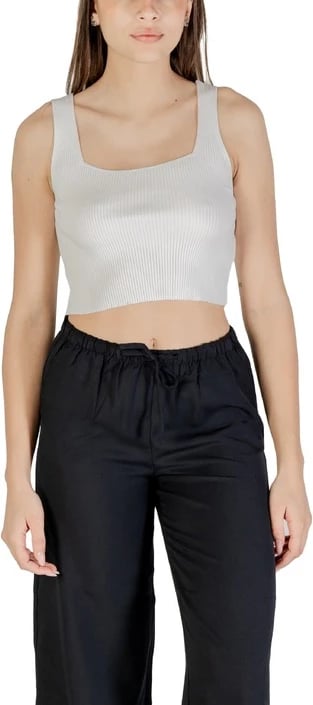 Top Only femra e bardhë