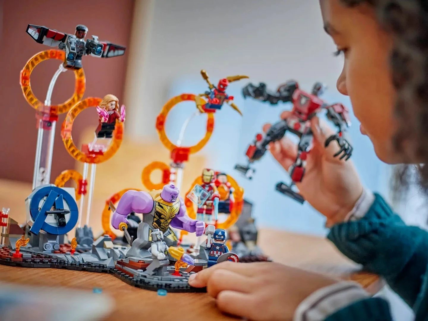 Set LEGO Marvel 76323 Avengers Endgame Final Battle, 621 pjesë