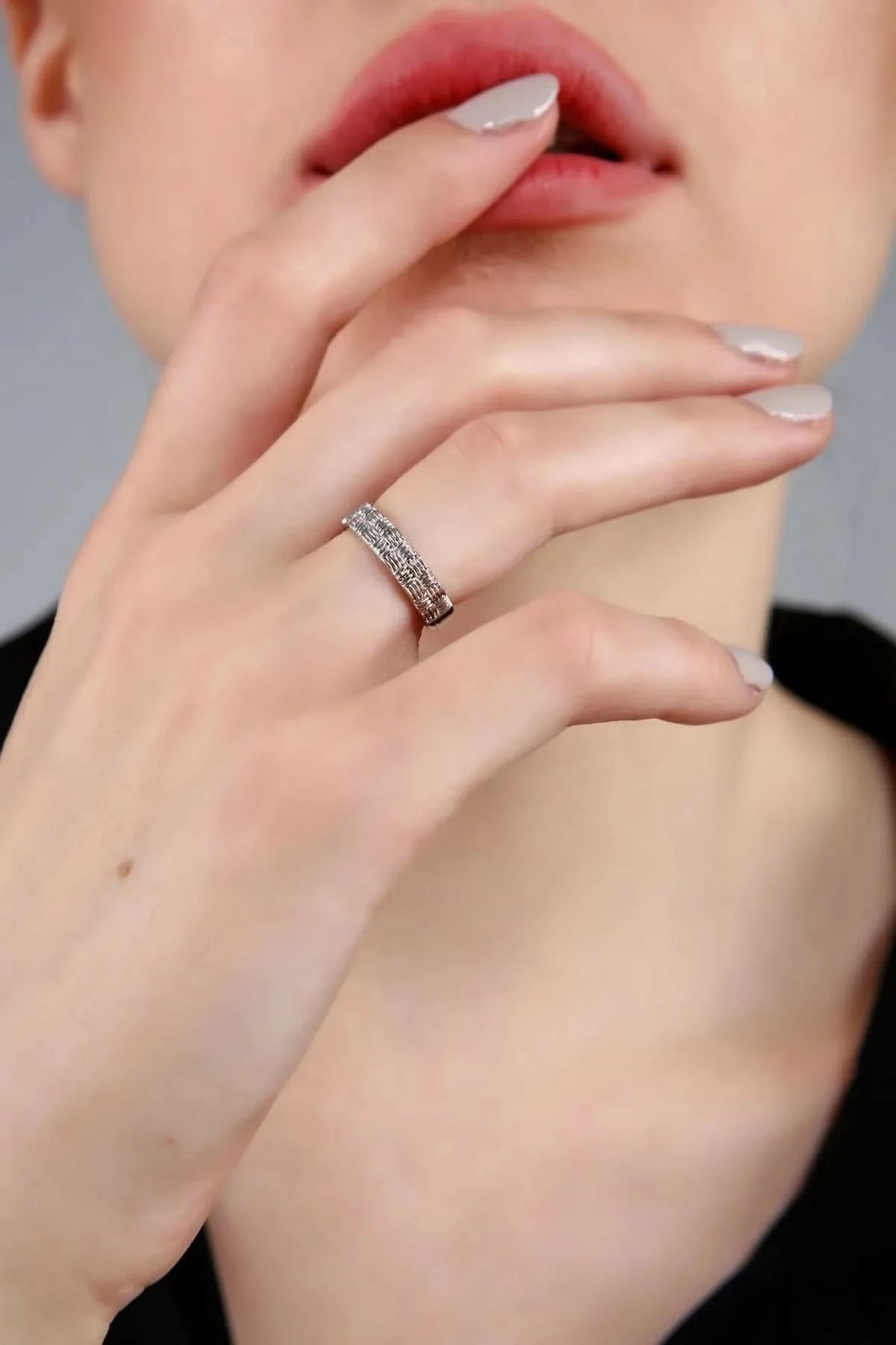 Unazë prej bronzi, gur zirkon, ngjyrë argjendi, Jumeon, e rregullueshme