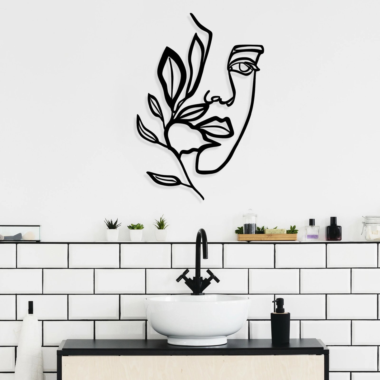 Aksesor dekorativ metalik për mur, fytyrë gruaje pas degëve, Wallity