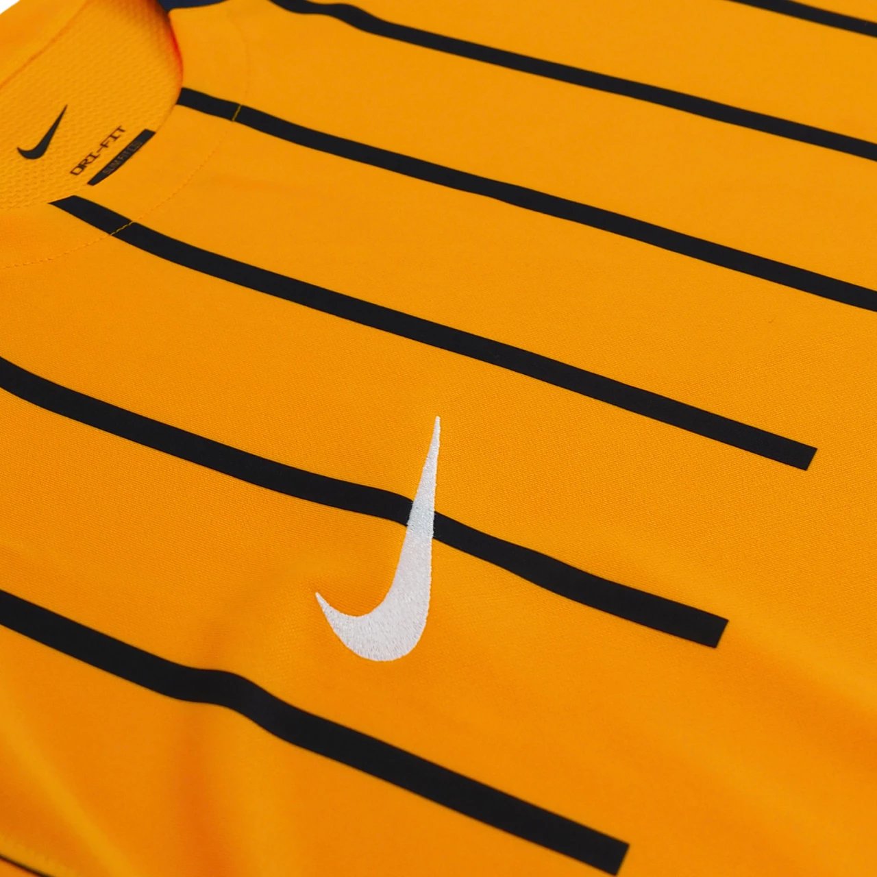 Maicë për meshkuj Nike, e verdhë e errët