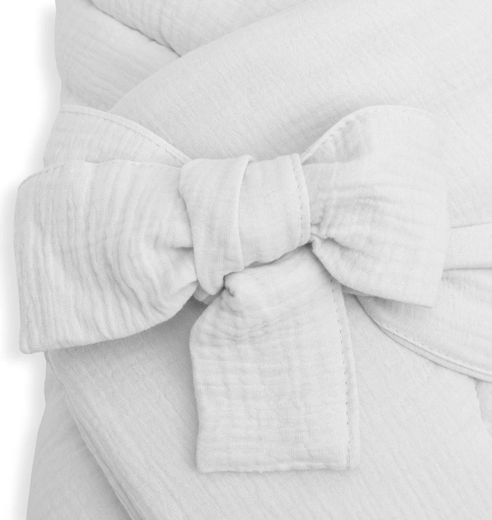 Mbështjellës muslin me lidhëse, New Baby, 75x75 cm, mbushje anti-alergjike, e bardhë