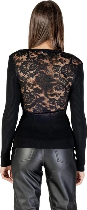 Maicë Morgan De Toi femra e zezë