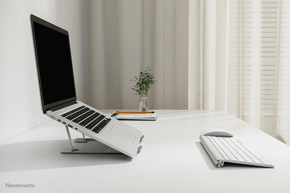 Mbajtës laptopi Newstar NSLS085SILVER, alumini, 10-17 inç, argjendtë