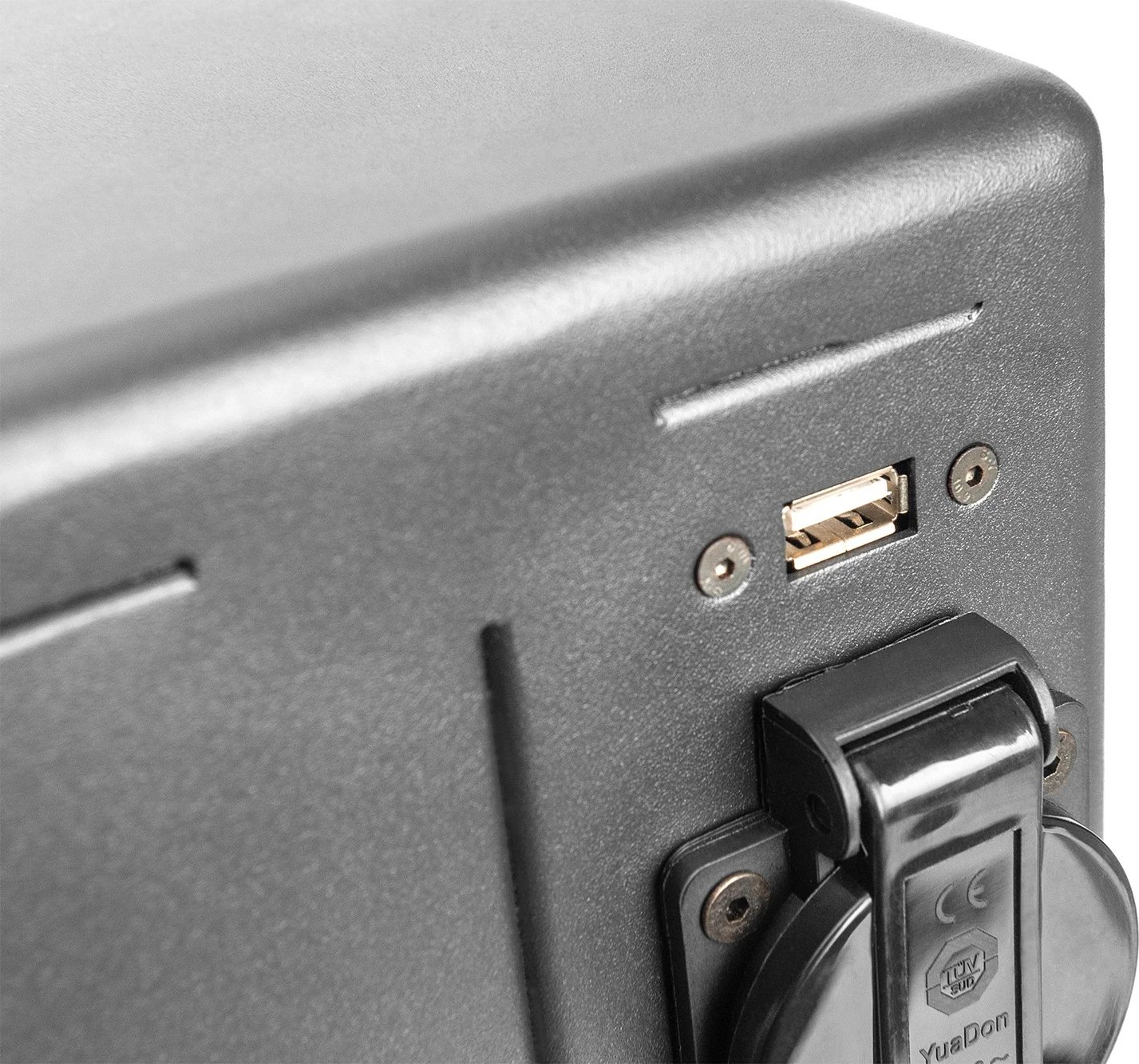 Kasë karikimi Digitus për 16 tabletë deri 14 inç, USB-A, me rrota, e zezë