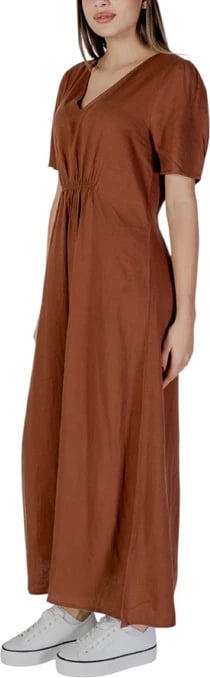 Fustan B.young, femra, kafe