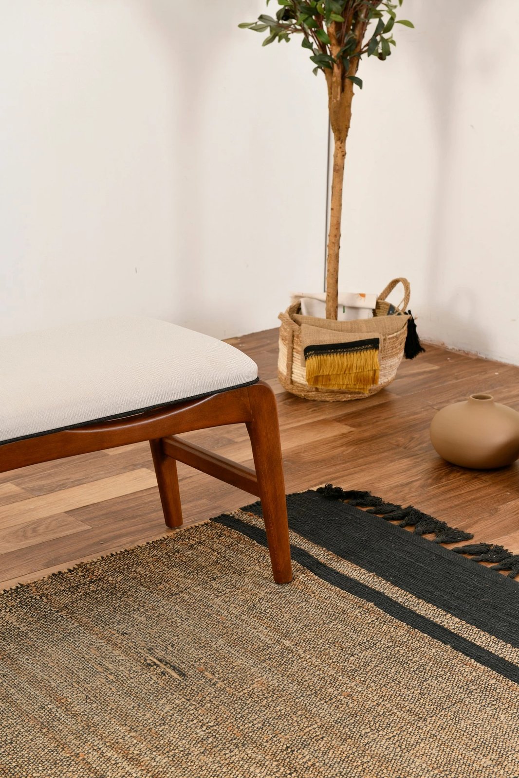 Bank Hanah Home, Touch, dru ahu, ngjyrë arre dhe krem, 120x40x45cm