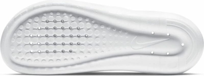Shapka për meshkuj Nike, të bardha
