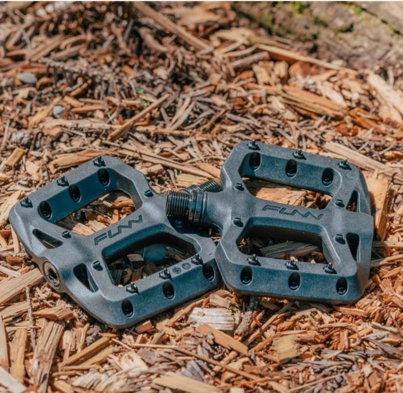 Pedale platforme për biçikletë FUNN, të zeza