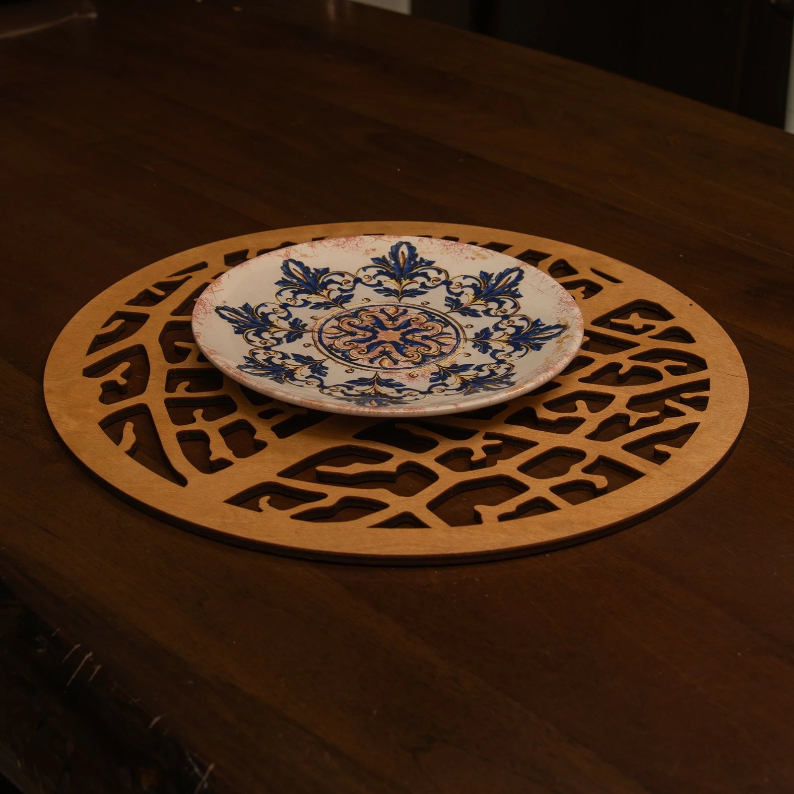 Set nënshtruesish tavoline prej druri, 4 copë, Hermia, ngjyrë mjaltë-koral