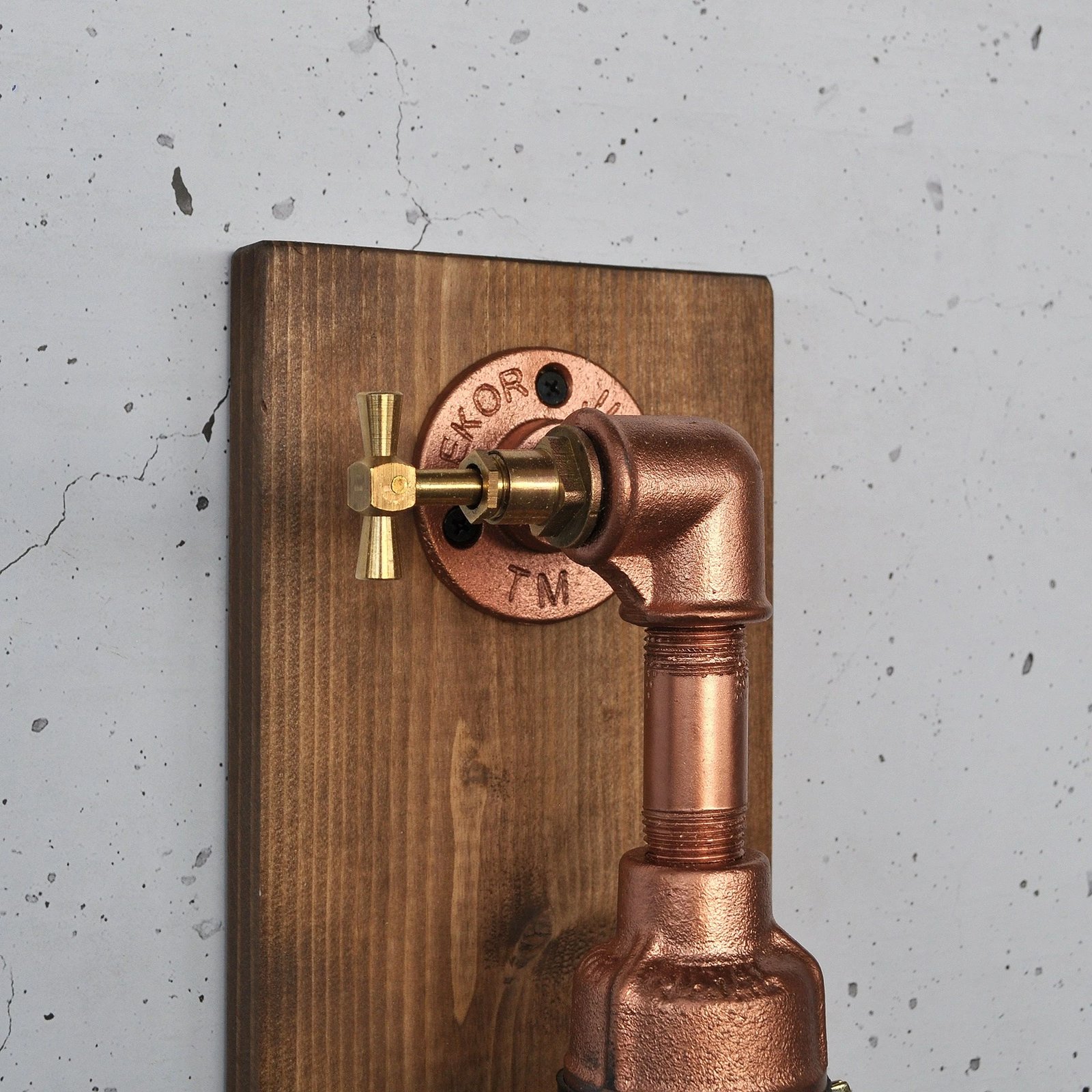 Llambë muri Opviq, dru dhe ari rozë, Pp170