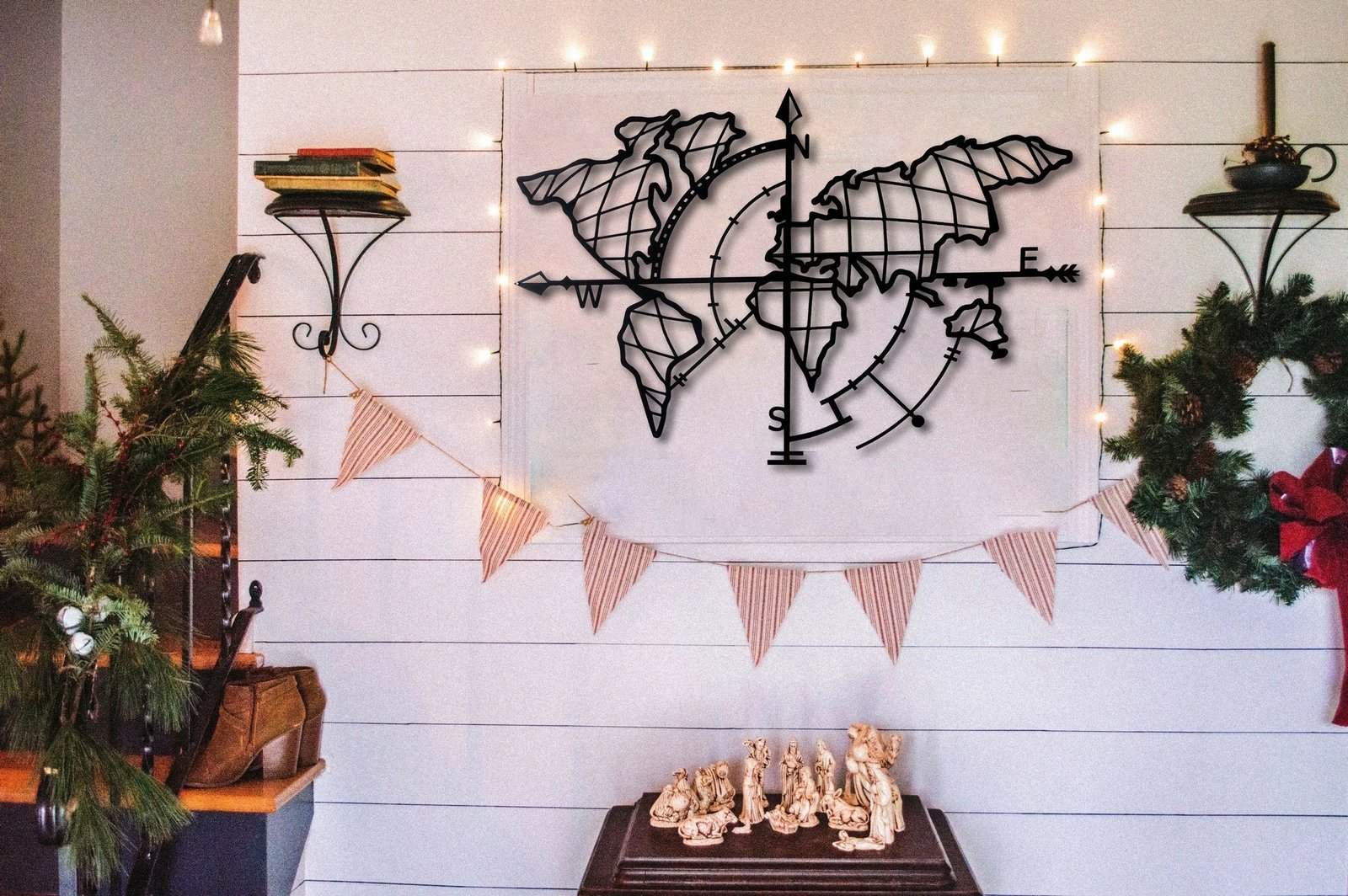 Aksesor dekorativ metalik për mur, hartë bote me busull, ngjyrë e zezë