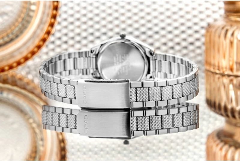 Orë dore për femra Casio, argjend