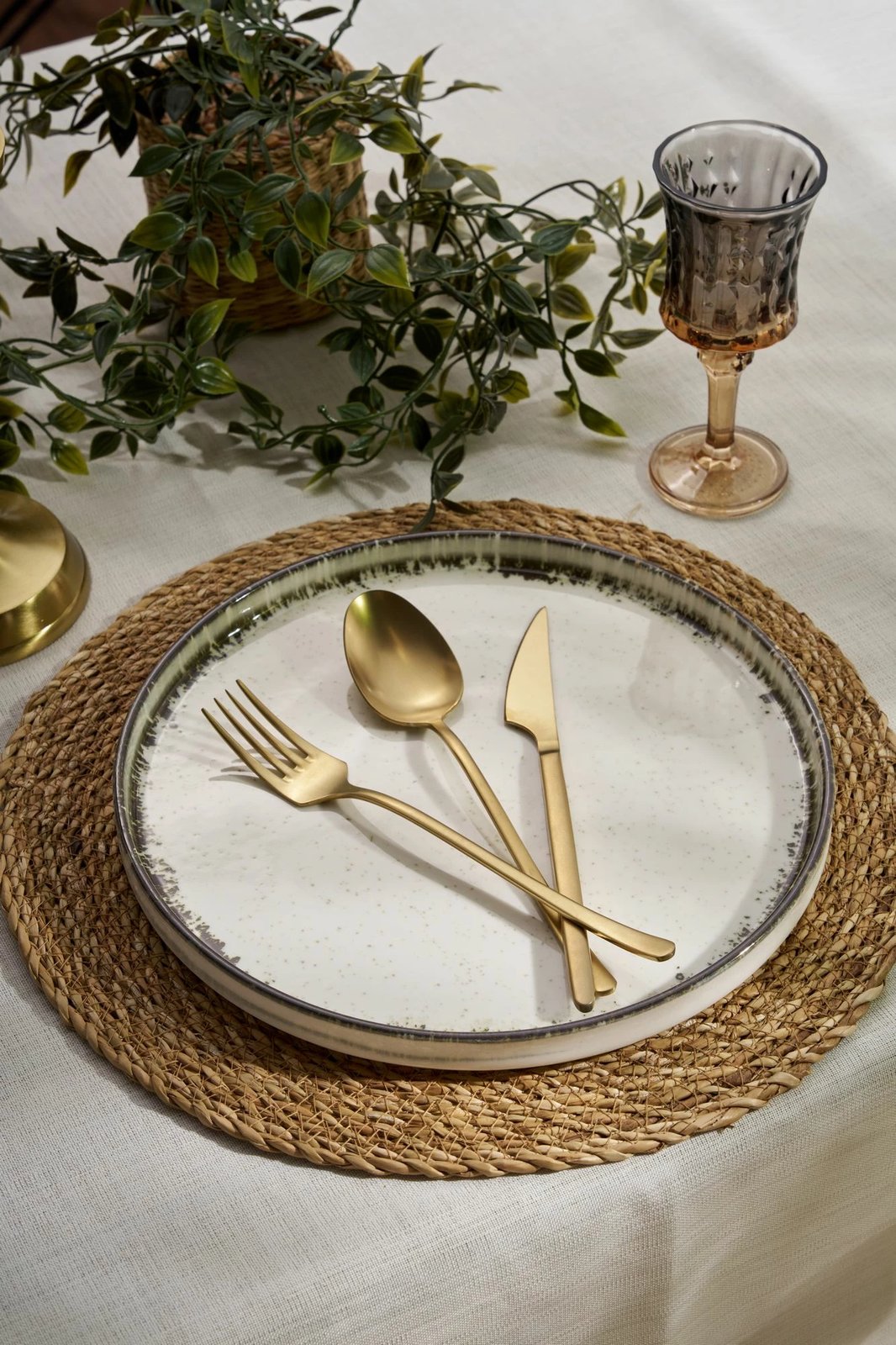 Set enësh për drekë (24 copë), Hermia Concept, Roundy, ngjyrë kafe