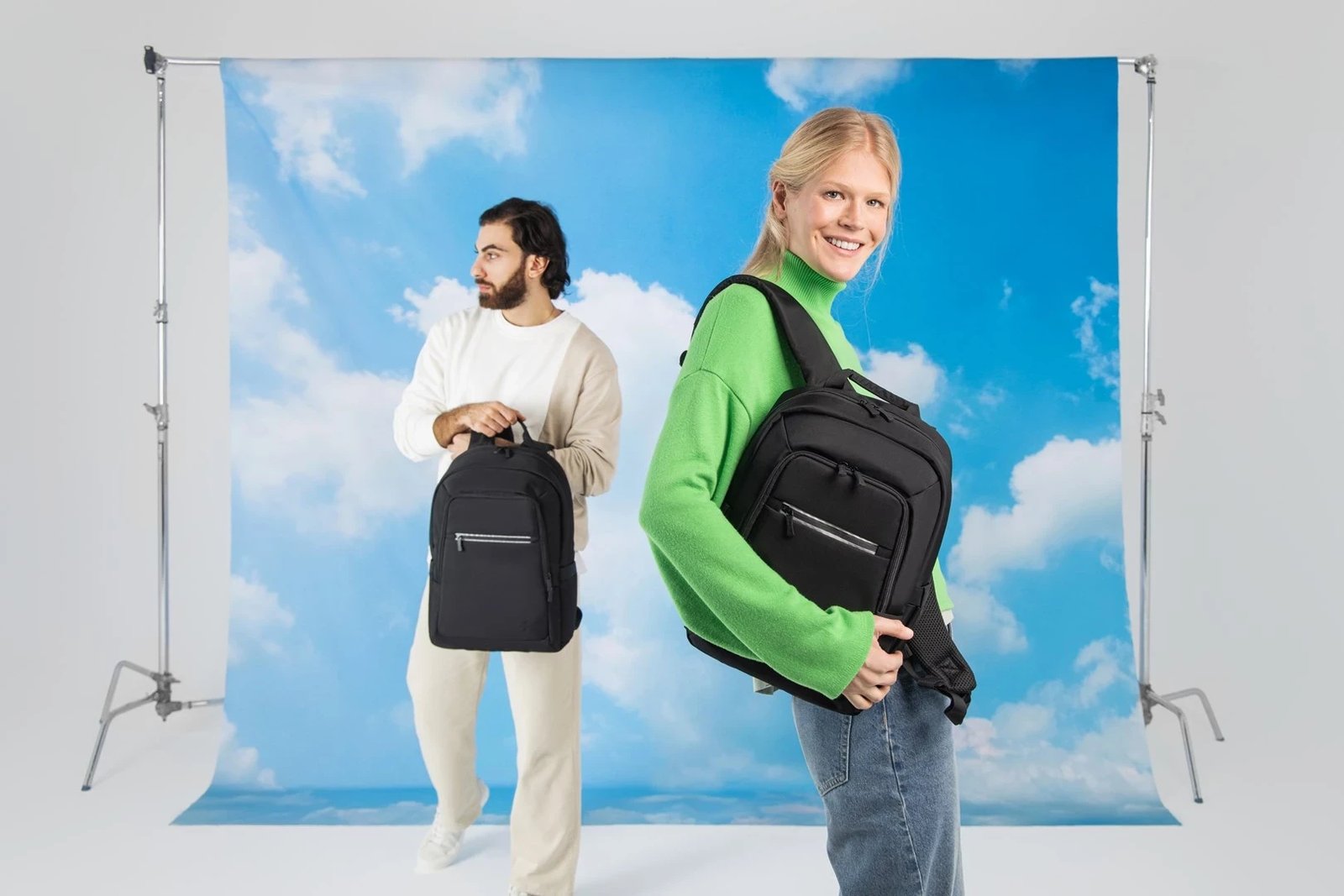 Çantë shpine për laptop RIVACASE, 7523 Alpendorf ECO, gri