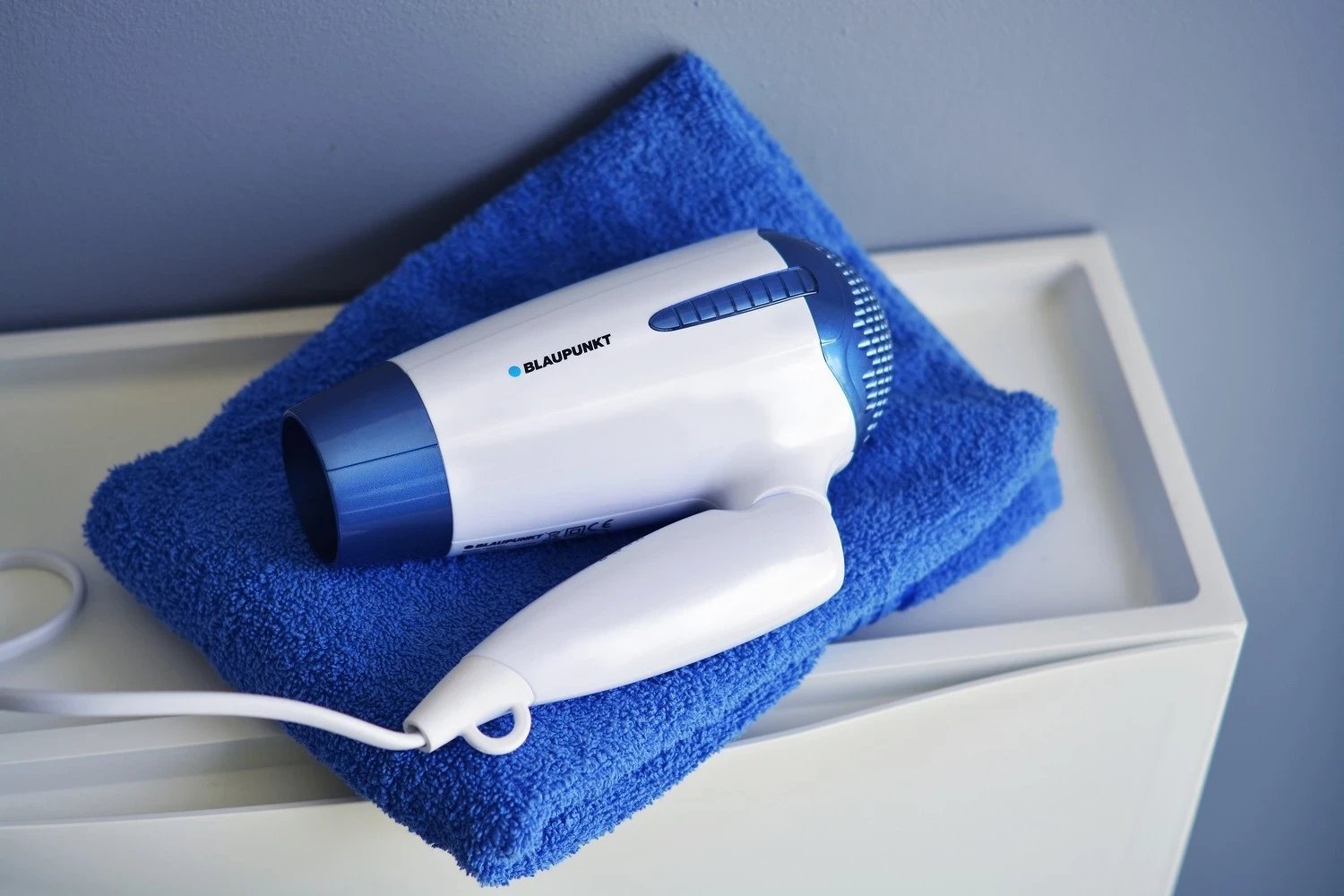 Flokëtharës Blaupunkt, blu