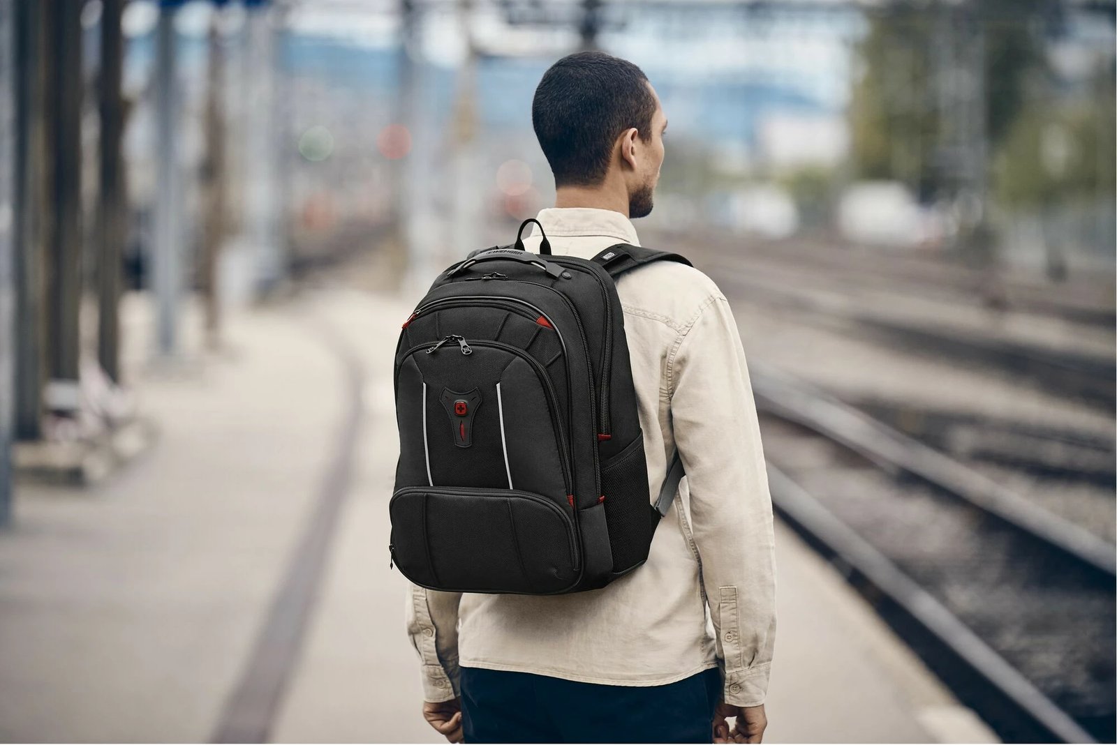 Çantë shpine Wenger Carbon Pro Business për laptop 15.6 inç, e zezë