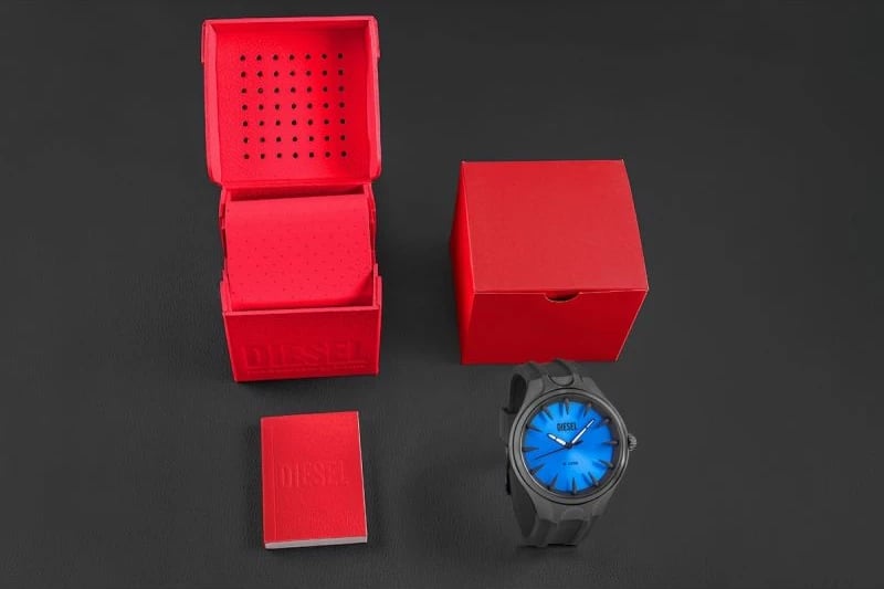 Orë dore për meshkuj DIESEL, e zezë