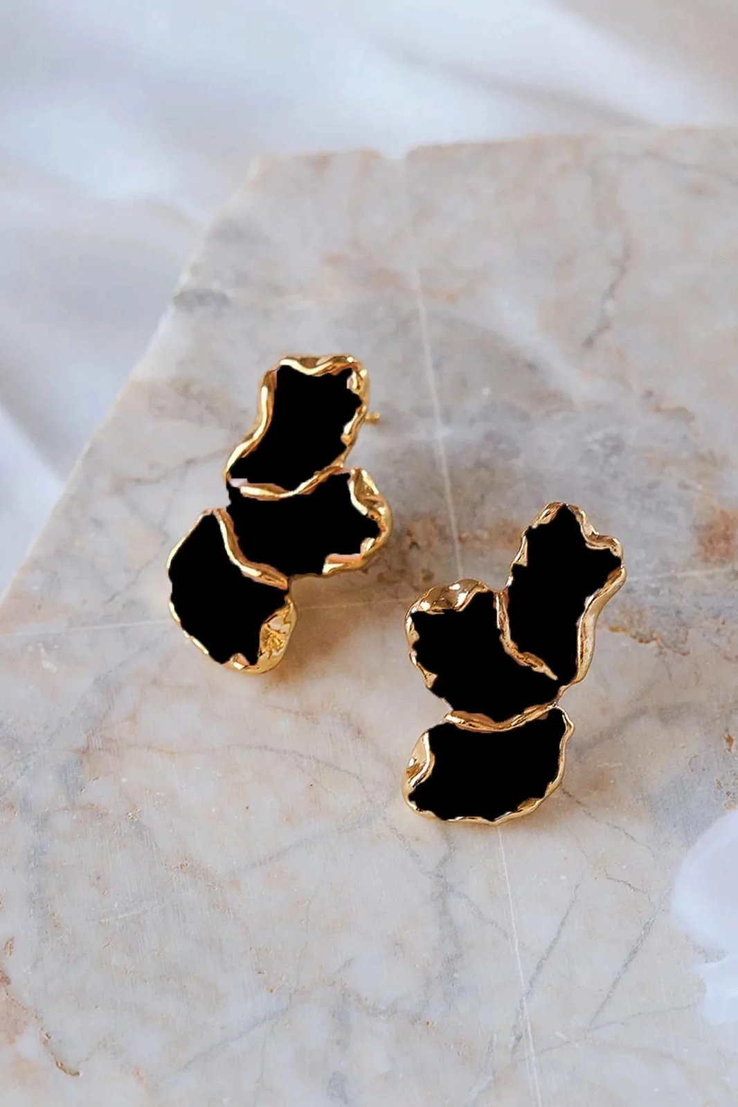 Vathë Jumeon, ngjyrë ari, Syh-Mn-Yprkkp