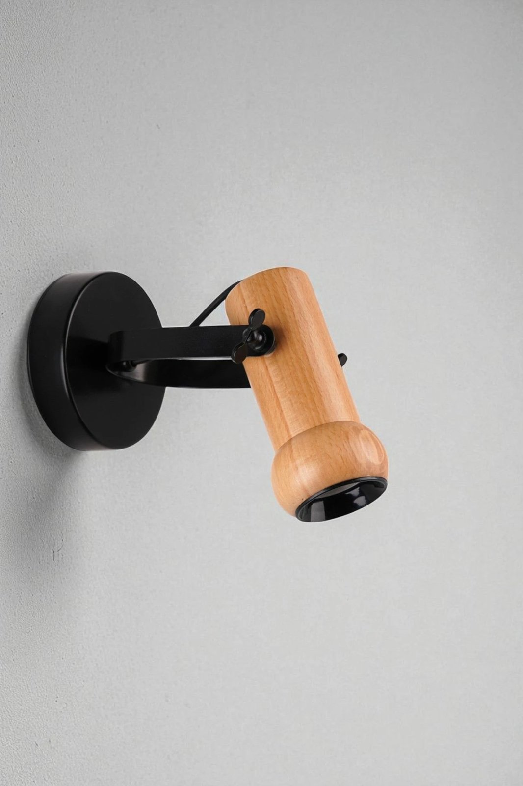 Llambë muri Opviq, 9000-1A, ngjyrë e zezë dhe lisi