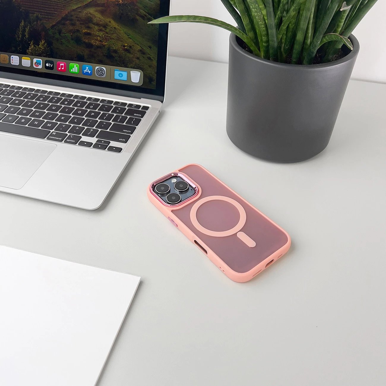Mbështjellës Hurtel Fashion Case MagSafe për iPhone 16 Pro, rozë