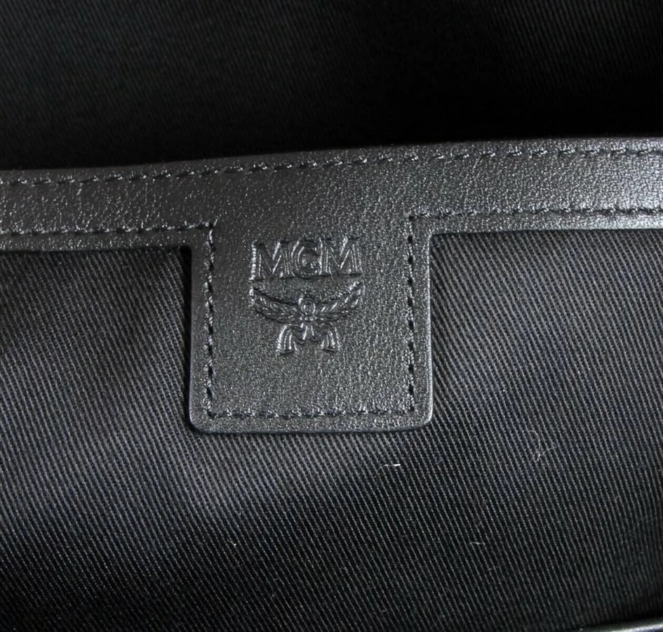 Çantë shpine për femra MCM, e zezë