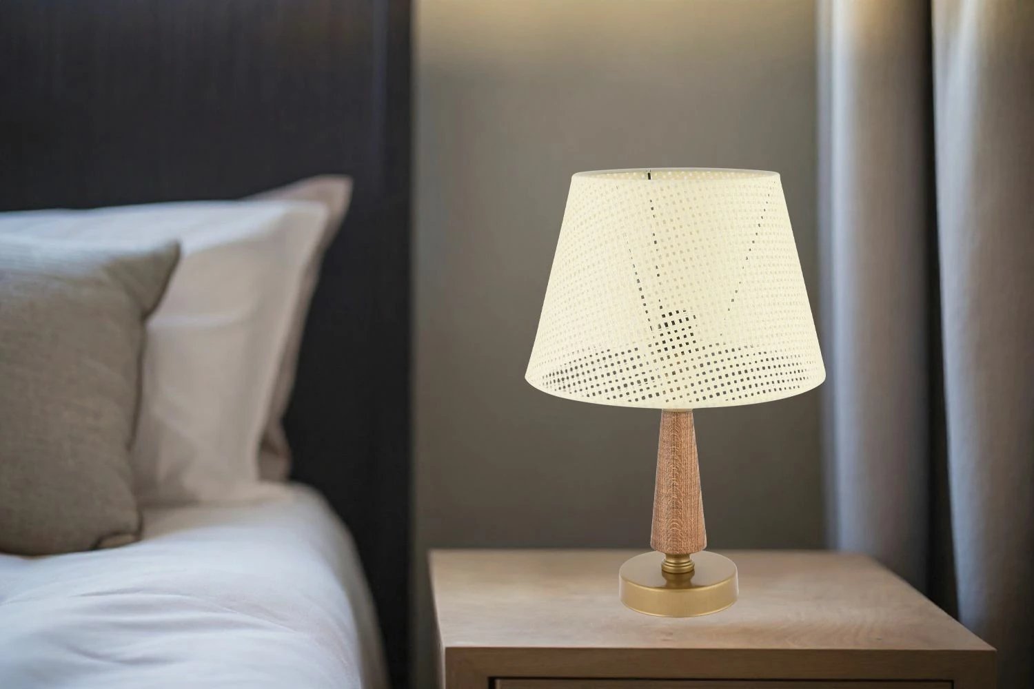 Llambë tavoline Opviq, 302 Hazeran, krem, kafe, ari