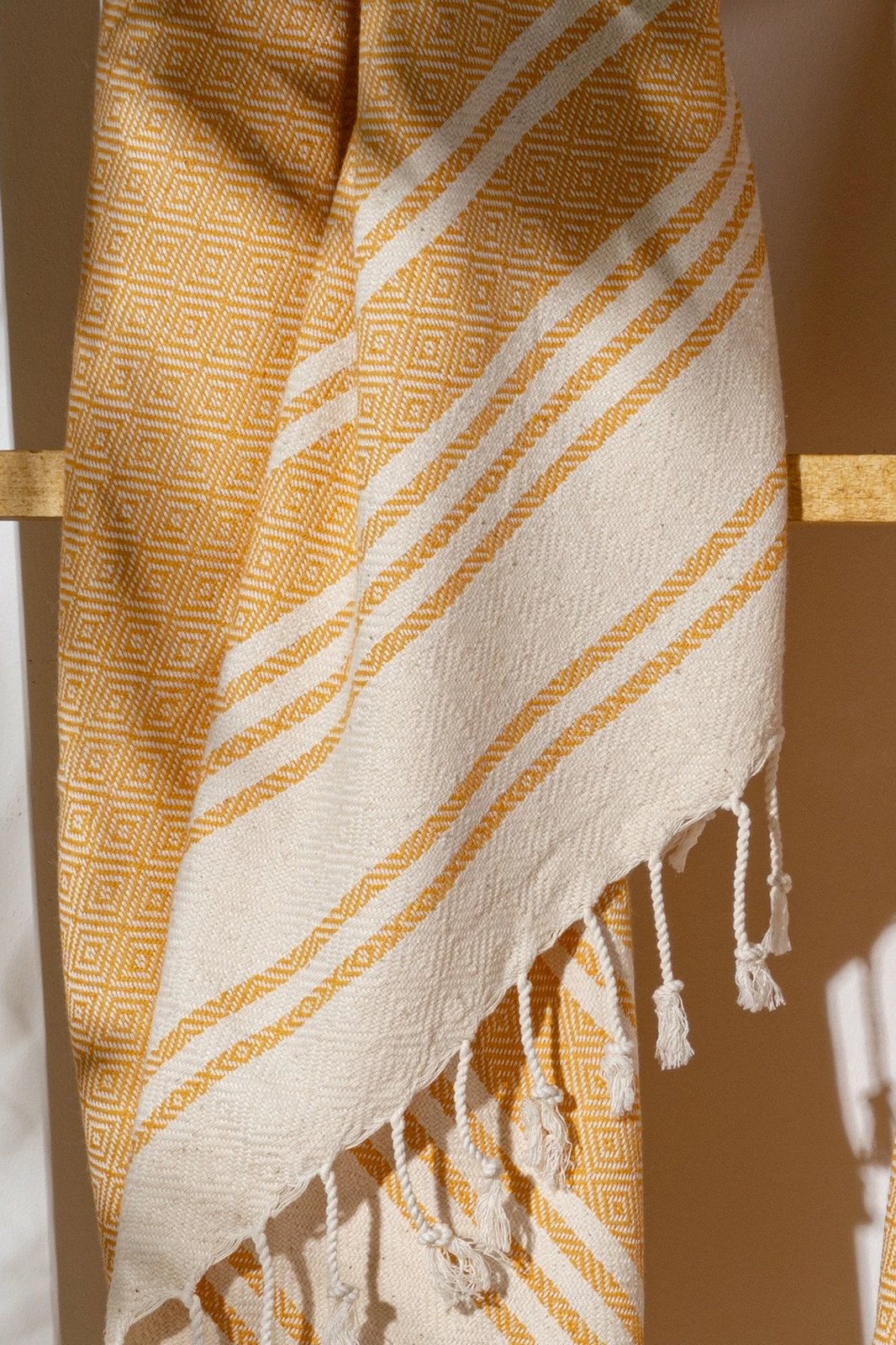 Peshqir plazhi Fouta, ngjyrë mustard, Mijölnir, New Diamond