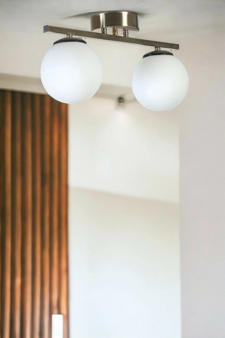 Llambë tavani Opviq, Yeni Can 2 llampa, krom mat, xham i bardhë