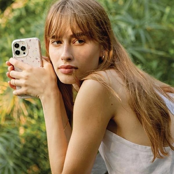 Mbështjellës UNIQ Coehl Prairie për iPhone 15 Pro Max, bezhë, me lule